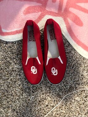 OU Slip-On Womens Canvas Shoes